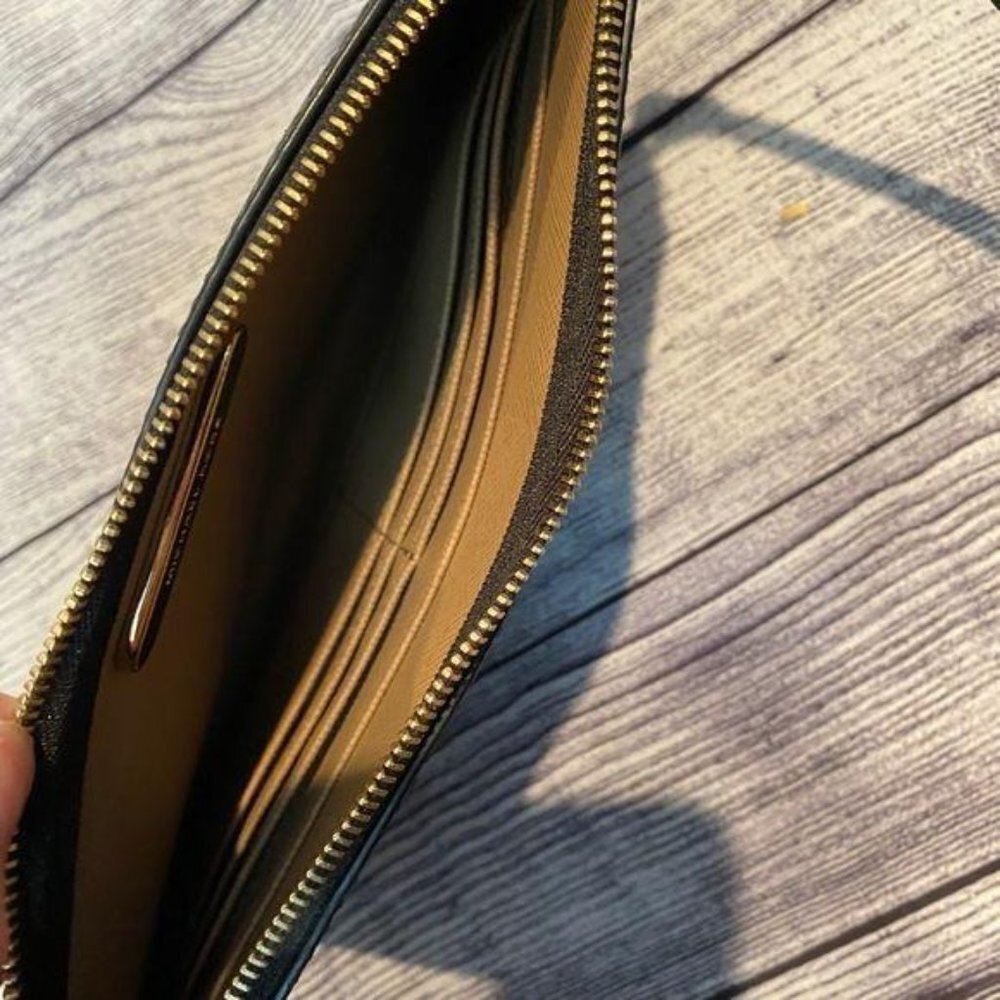 Michael Kors Large Wristlet Leather - Picture 4 of 6